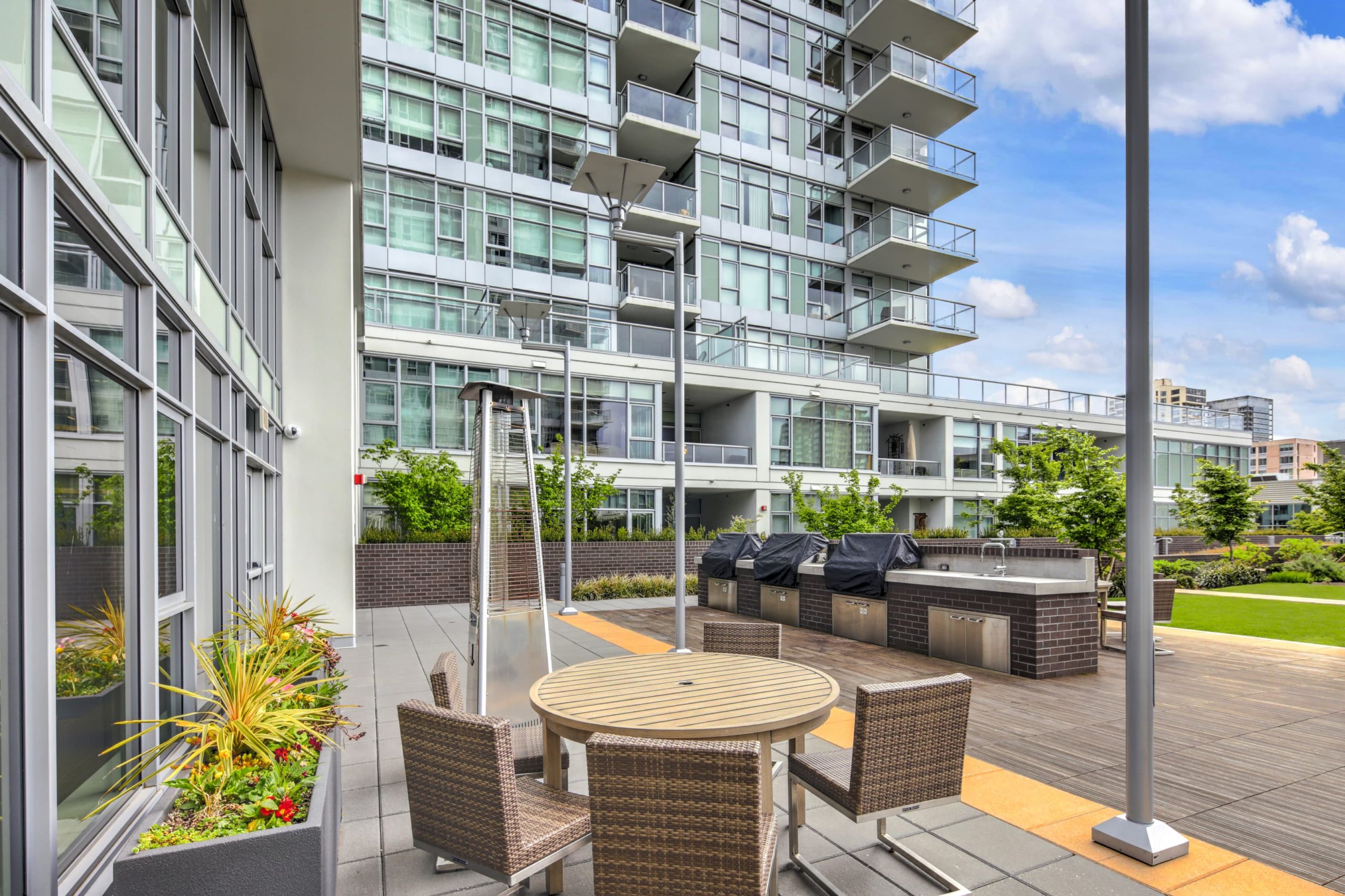 luxury apartment amenities