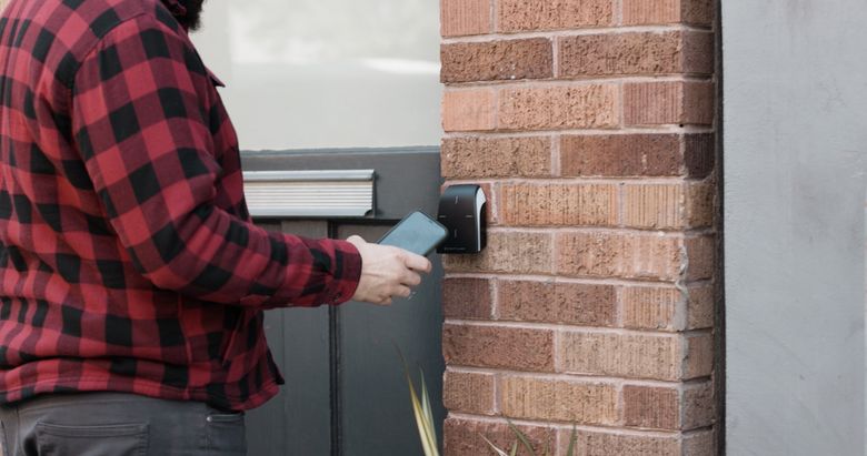 person using swiftlane access reader