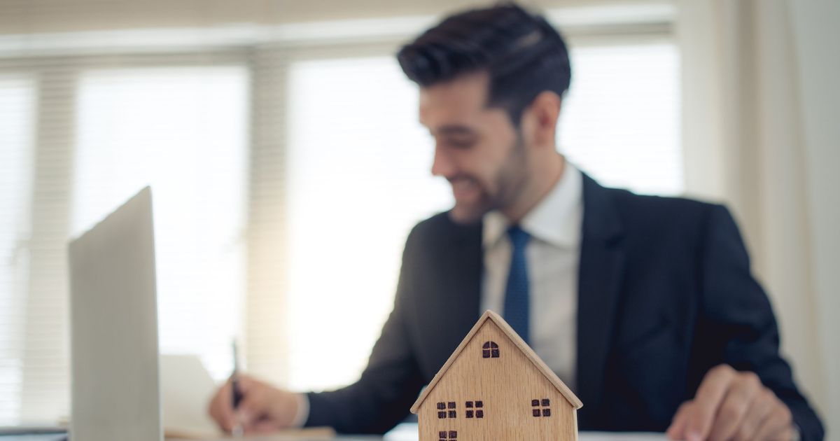 How to a Leasing Agent A Comprehensive Guide